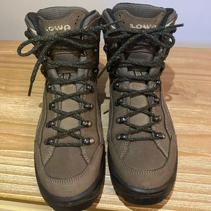 Lowa Women’s Renegade Hiking Boots